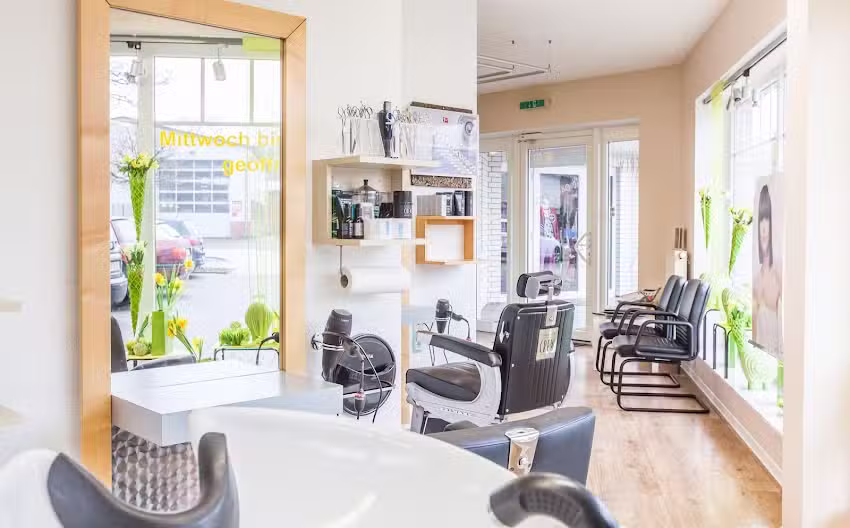 Friseur / Kosmetik Scholz