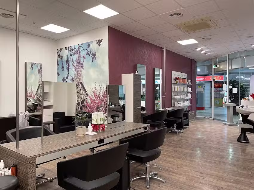 Friseur LA PARISIENNE &ndash; N&uuml;rnberg im R&ouml;thenbach Center &ndash; Klimatisierter Salon