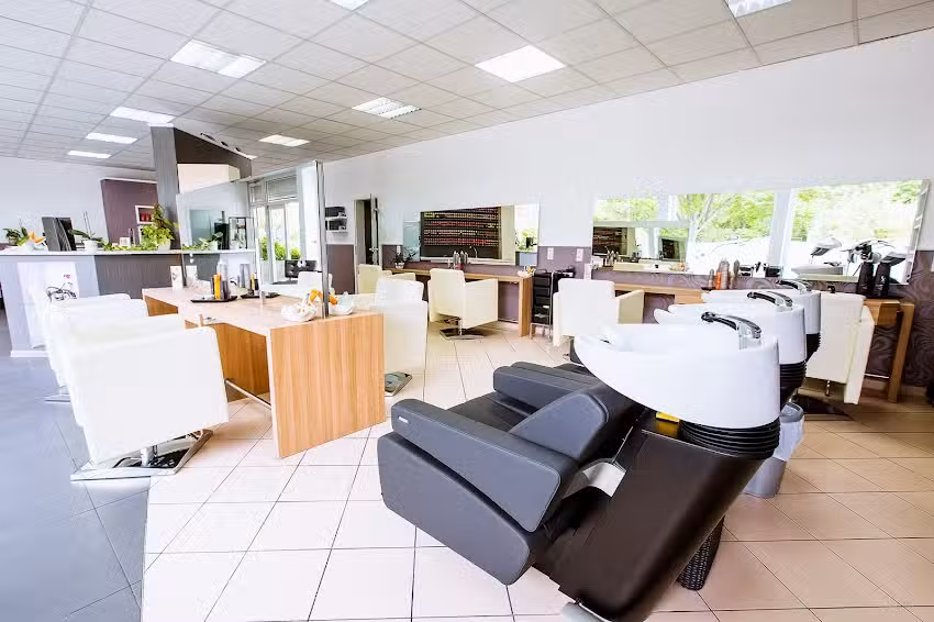 FRISEUR LILA STR&Auml;HNE