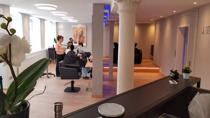 FRISEUR MEISTER Angela
