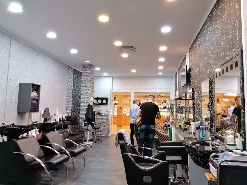 Friseur Salon STEILO CUT