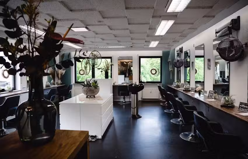 Friseur Shenoa Martini Artists Riegelsberg I Spezialist f&uuml;r Balayage und Haarverl&auml;ngerung