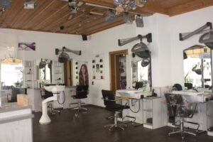 Friseur und Kosmetik Charmant GmbH