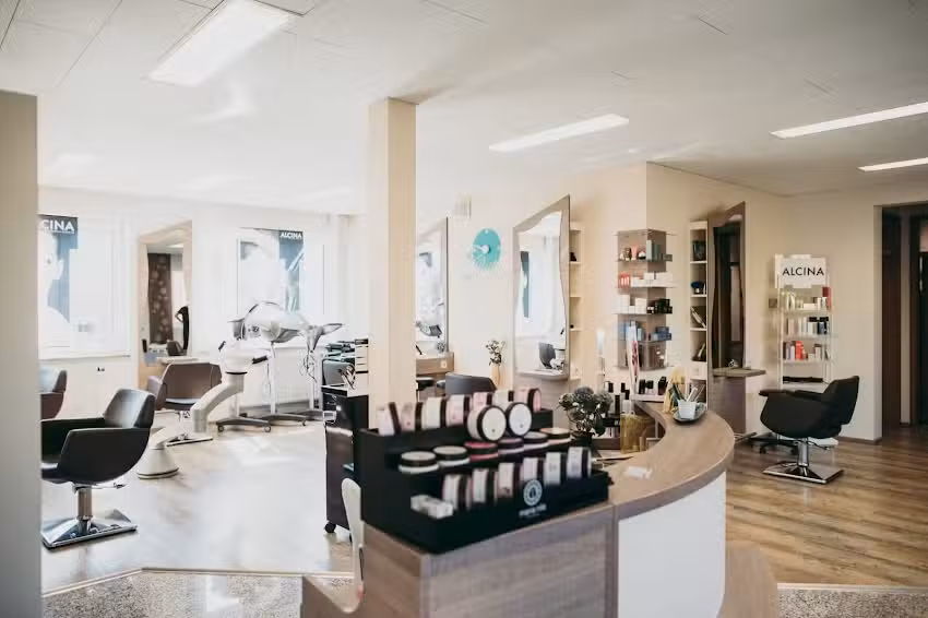 Friseur und Kosmetik Haarlekin Ilka Hofmann &ndash; Treuen