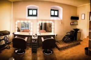 Friseurmeisterin Franziska Otto