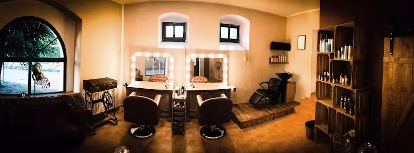 Friseurmeisterin Franziska Otto