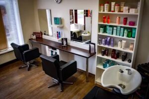 Friseursalon &bdquo;Elenor&ldquo; / Life Haarstudio GmbH