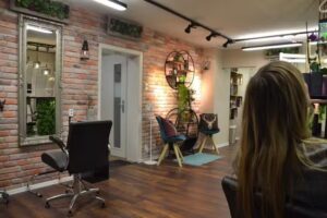 Friseursalon Finny by Cristina Draghici