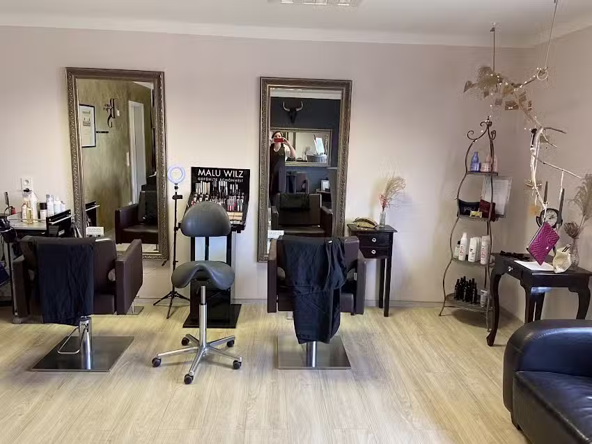Friseursalon &bdquo;Haarpalast&ldquo;