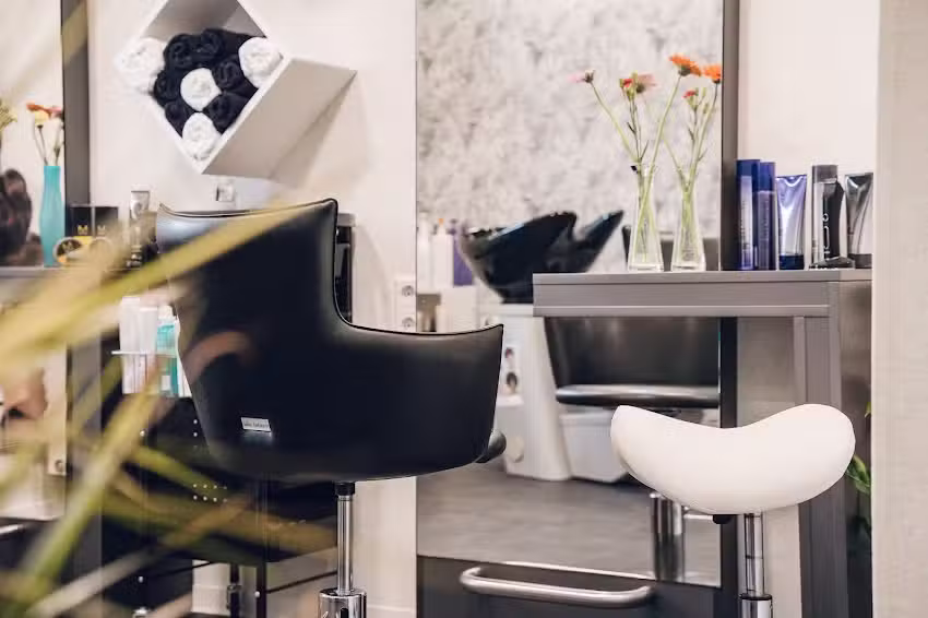 Friseursalon &ndash; Nicole&rsquo;s Home of Hair