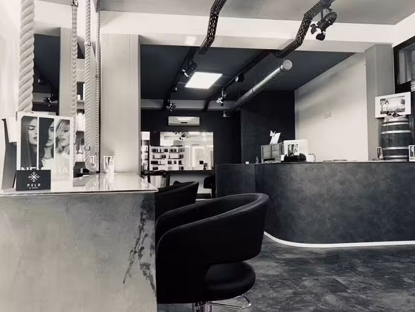 Friseursalon // PELO de Almeida