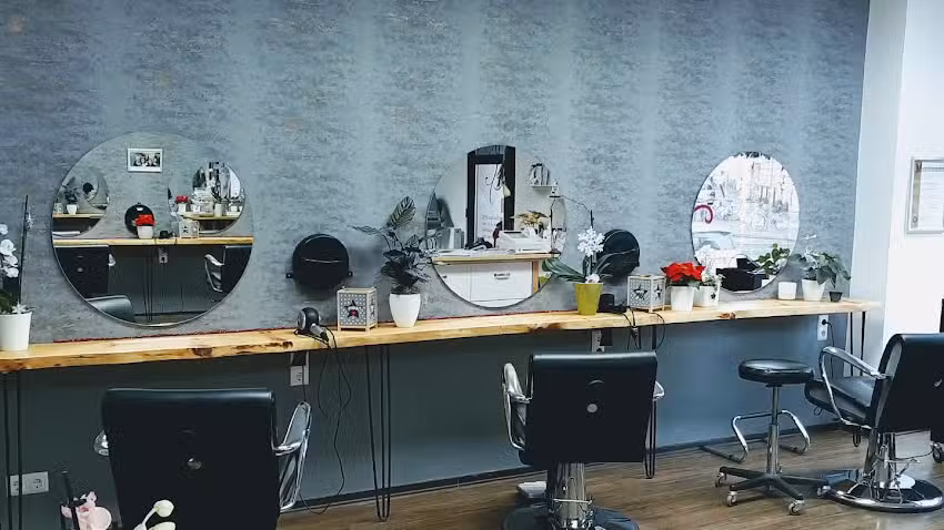 Friseurteam Haargenau