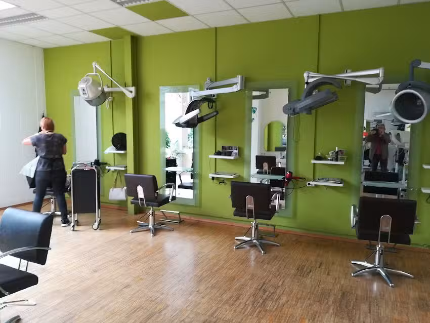 Friseurteam Haarscharf