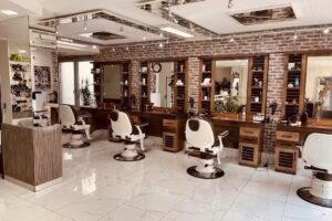 Goldene Schere Friseur