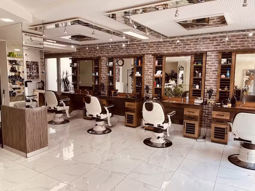 Goldene Schere Friseur