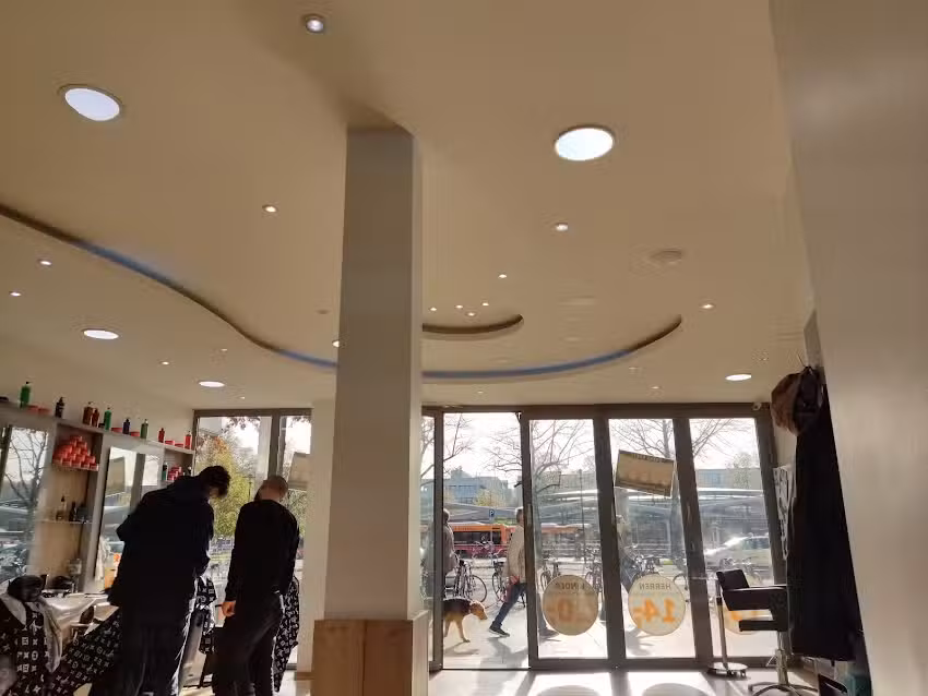 Goldene Schere Friseur