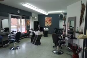 Haar Treff Mavros Konstantinos Friseur salon