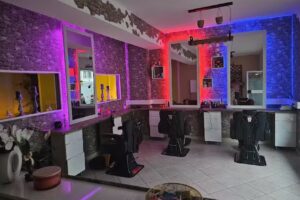 Haare Schnitt bei Salah