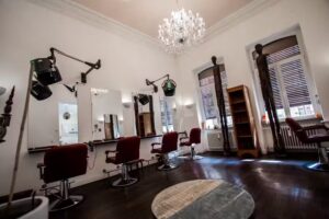 Haareszeiten Naturfriseure