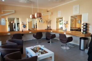 Haargefl&uuml;ster Friseur & Make up