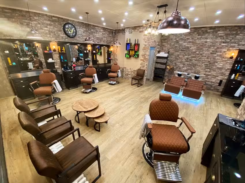 Haarkrobatik Friseursalon