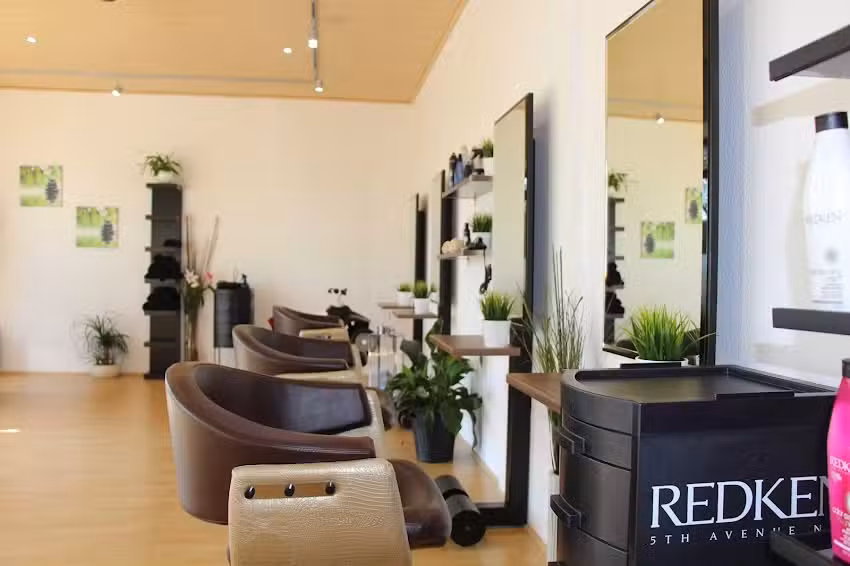 Haarmonie by Cynthia e.K. &middot; Friseur &middot; Make Up & Nails