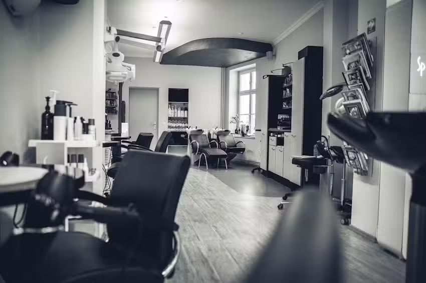 Haarstudio Black & White