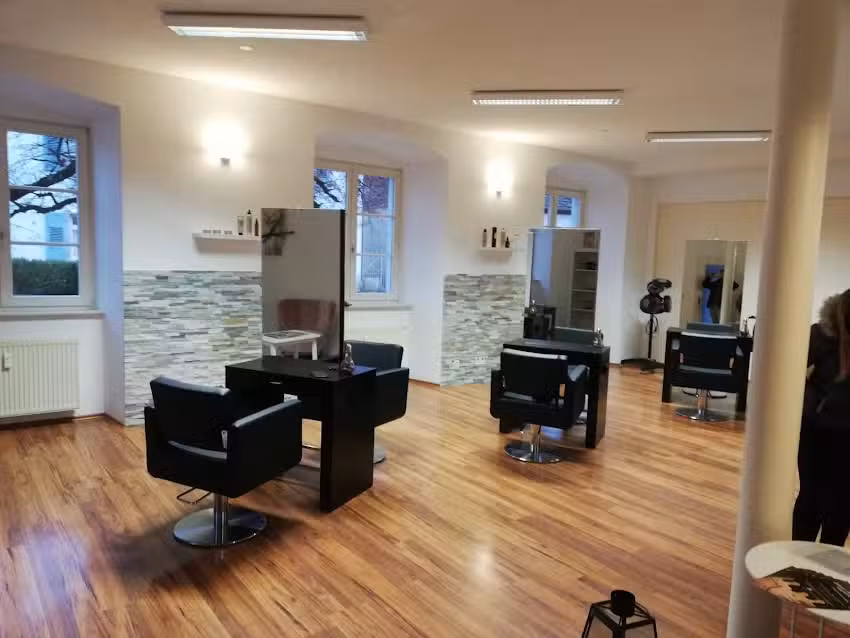 Haarstudio Headline GmbH by S&J