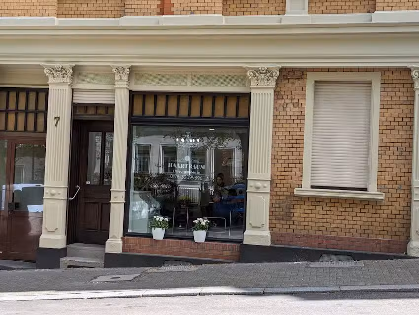 Haartraum Friseurakademie Meisterbetrieb