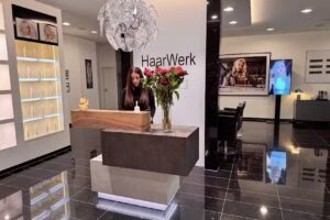 Haarwerk by Adife Oberpollinger