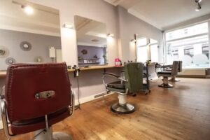 Hair by Vlora (bei Fr. Schneider)