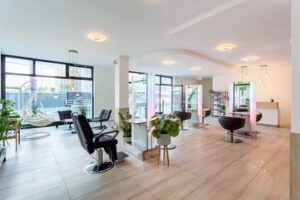 HAIR&rsquo;N&rsquo;CARE by Robert & Dominik