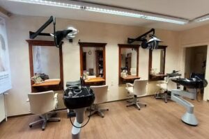 Haireinspaziert Friseursalon
