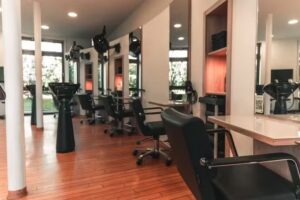 Hairgroup Curth und Moravec KG