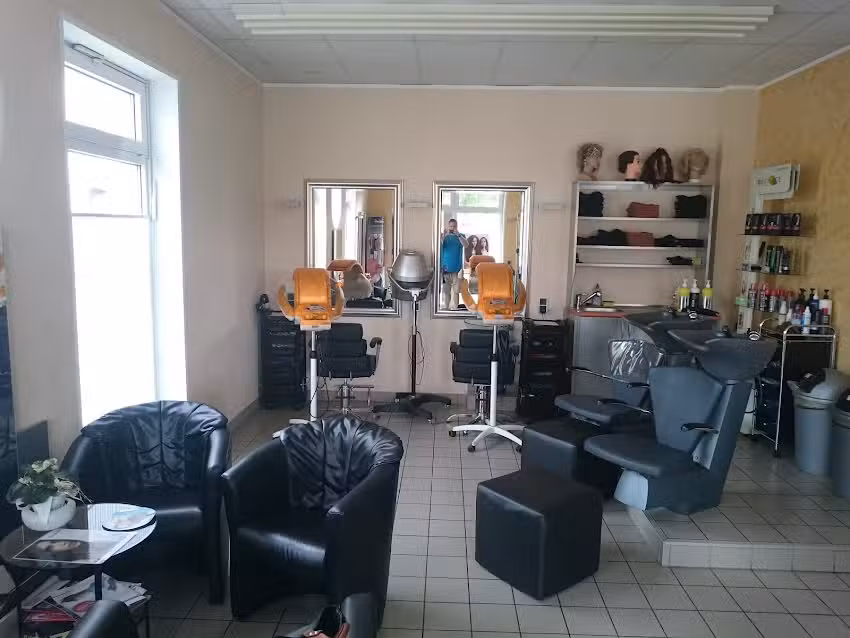 hairline styling & more Inh.: Friseurmeisterin Ute Grasedieck