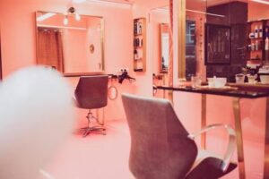 Hairstylist Lami Smirqaku