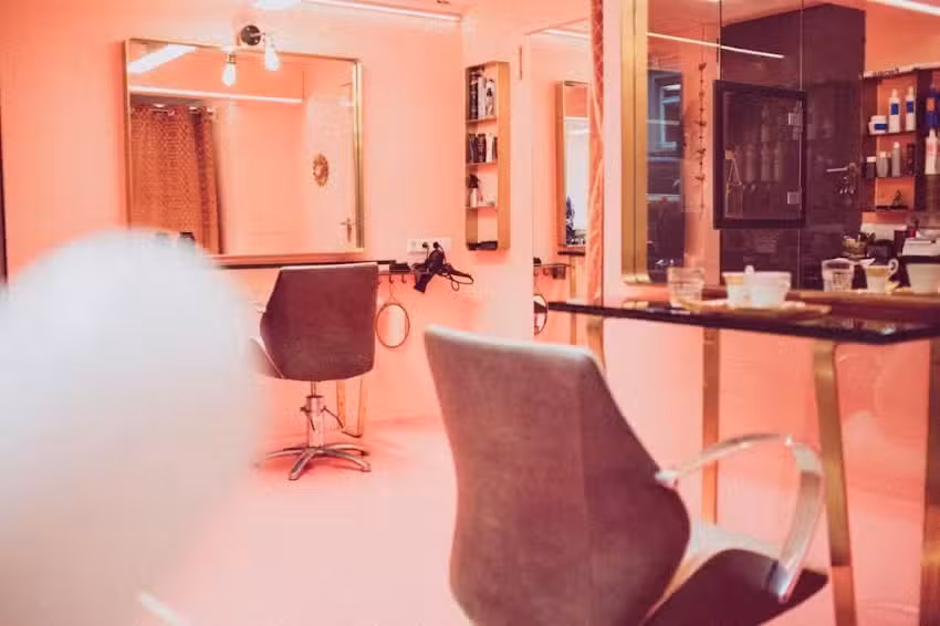 Hairstylist Lami Smirqaku