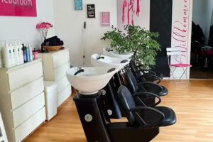 HEADROOM &ndash; Friseur in Piflas