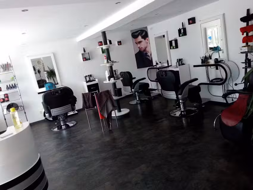 Herren Friseur Tini
