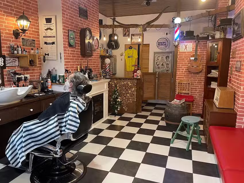 Ilhan&rsquo;s Barber Shop