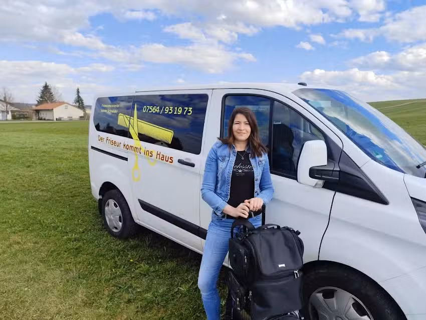 Ivonne Schneider &ndash; Der Friseur kommt ins Haus