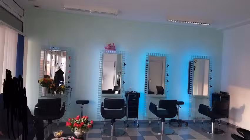 Jacky&rsquo;s- Hairstyle