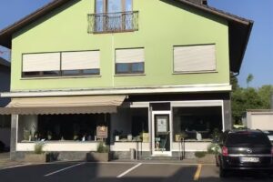 Jo&euml;lle&rsquo;s Cut & Ink