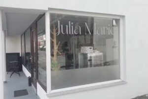 Julia Marie Hairlounge