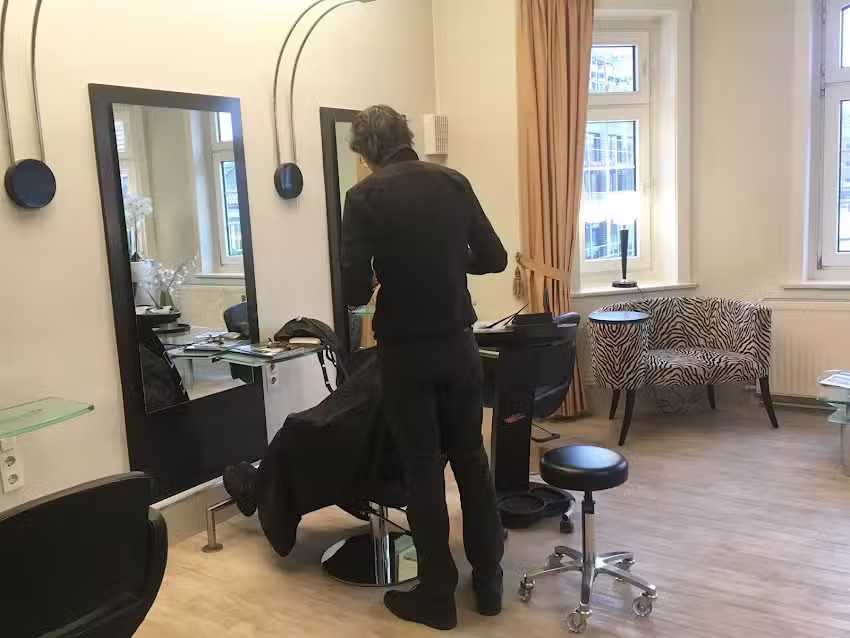 Kamm u. Schere Inh. Maik Redenz