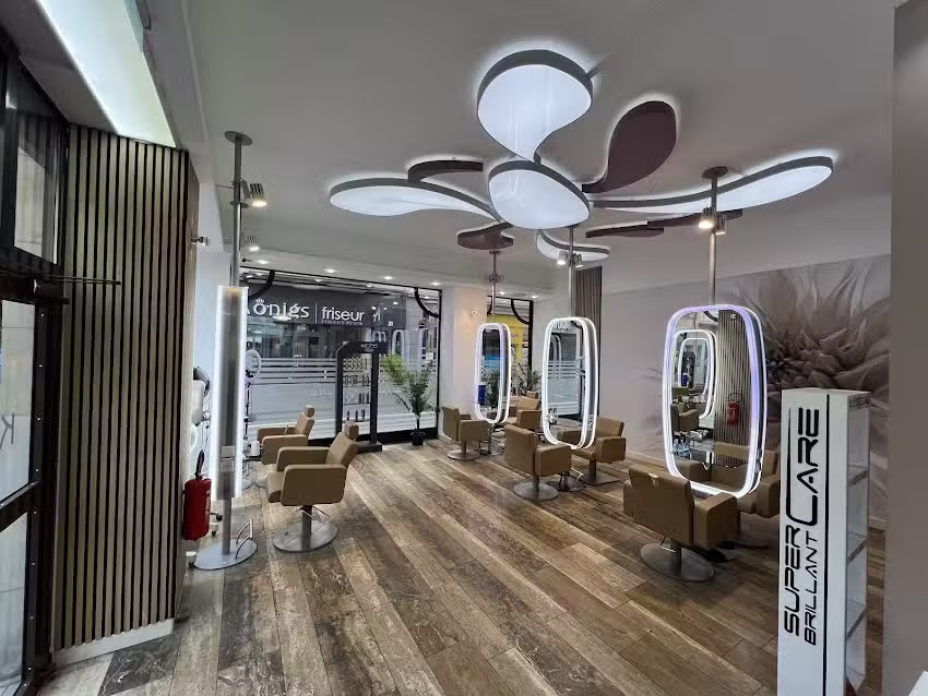 K&ouml;nigsfriseur Damen-Salon