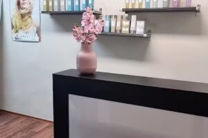 Konstantina Tsalouka Friseurmeisterin