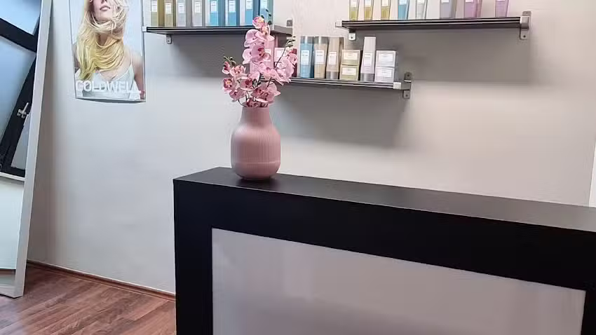 Konstantina Tsalouka Friseurmeisterin