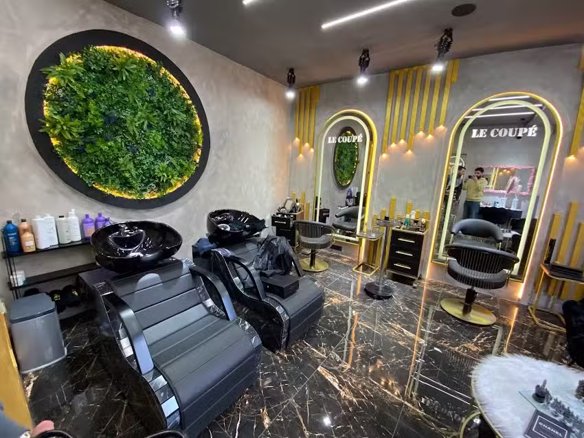 Le Coup&eacute; &Hair style
