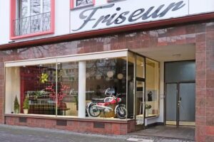 Lena M&uuml;thrath Friseure